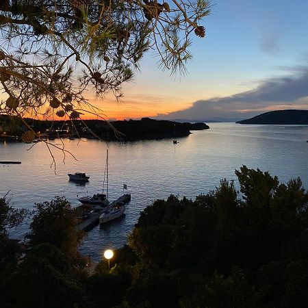 Apartements And Rooms Next To The Sea - Belveder Rab Supetarska Draga Esterno foto