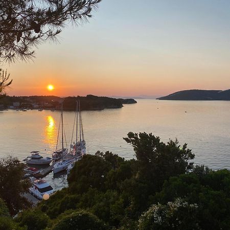 Apartements And Rooms Next To The Sea - Belveder Rab Supetarska Draga Esterno foto