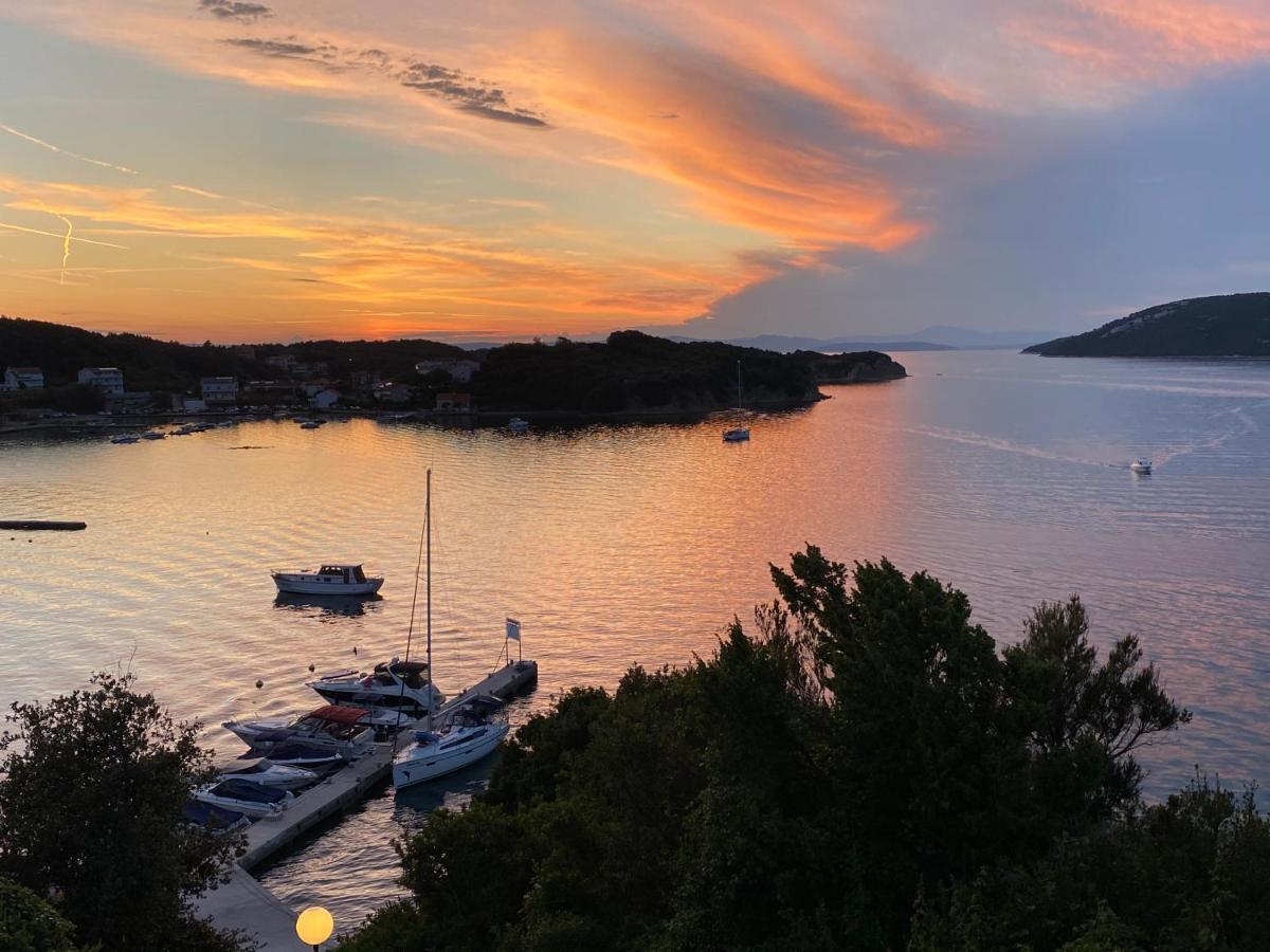 Apartements And Rooms Next To The Sea - Belveder Rab Supetarska Draga Esterno foto