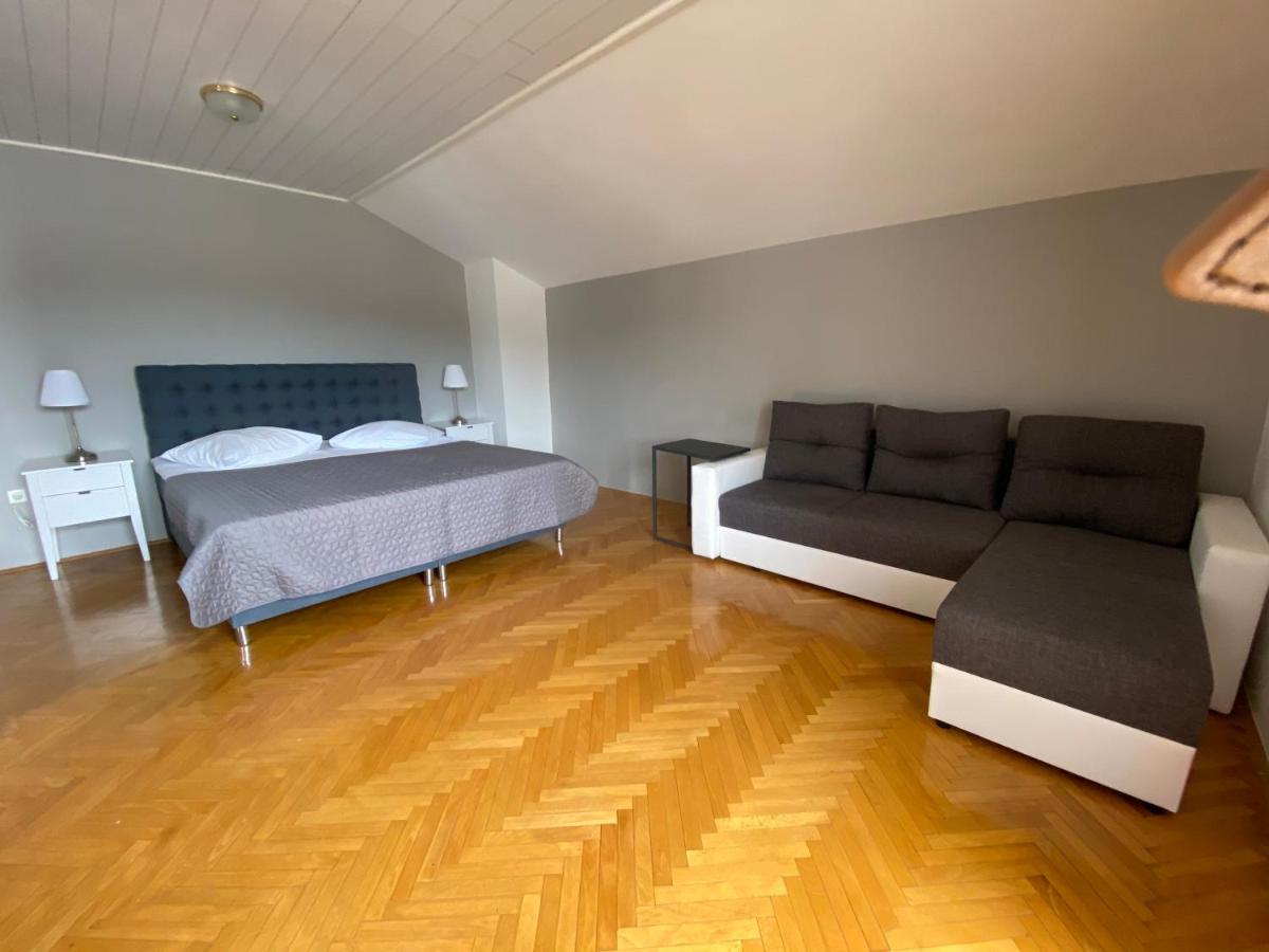 Apartements And Rooms Next To The Sea - Belveder Rab Supetarska Draga Esterno foto