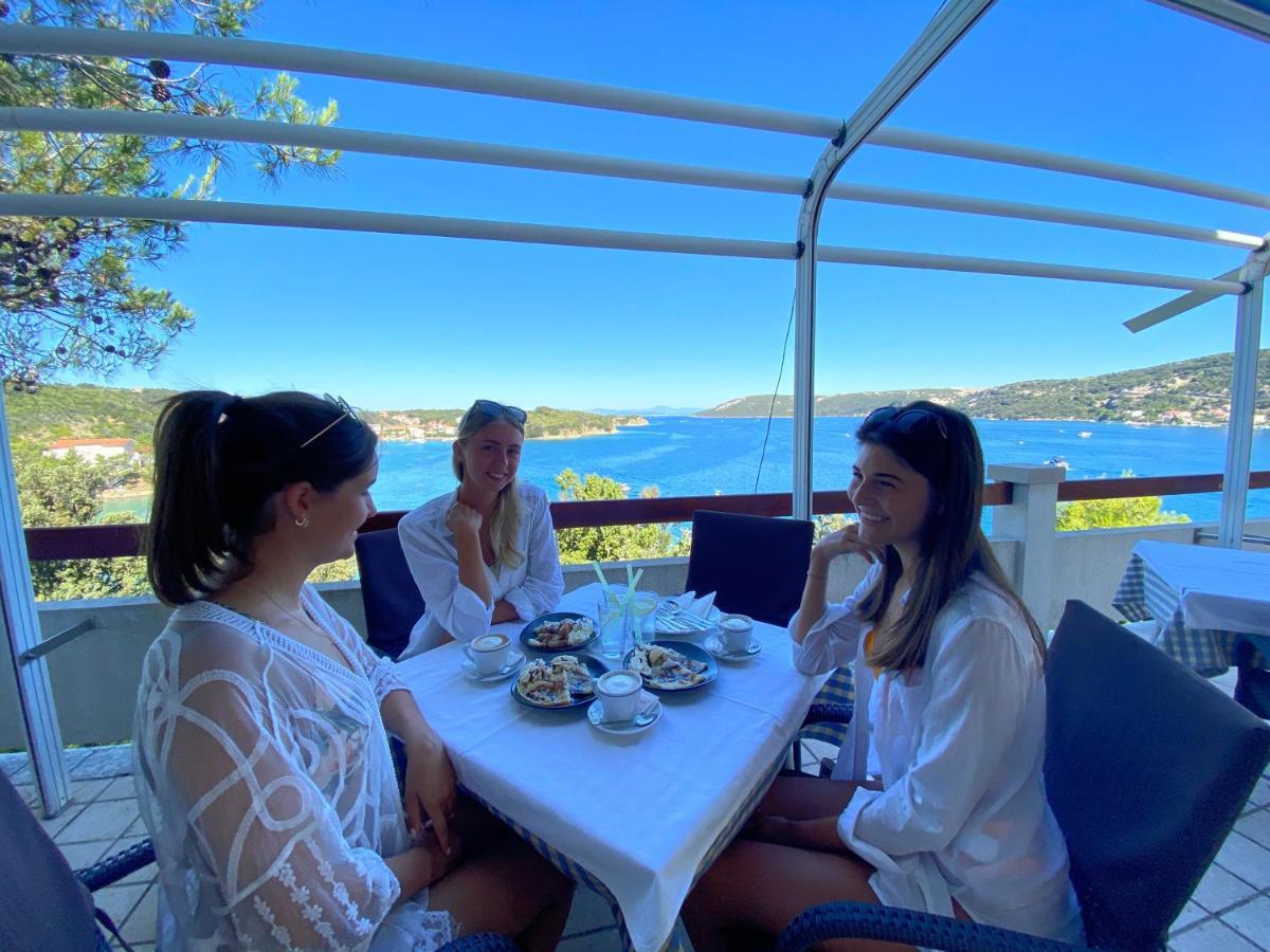 Apartements And Rooms Next To The Sea - Belveder Rab Supetarska Draga Esterno foto