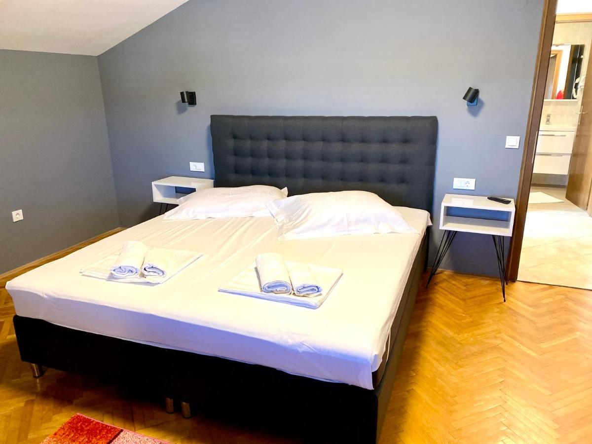Apartements And Rooms Next To The Sea - Belveder Rab Supetarska Draga Esterno foto