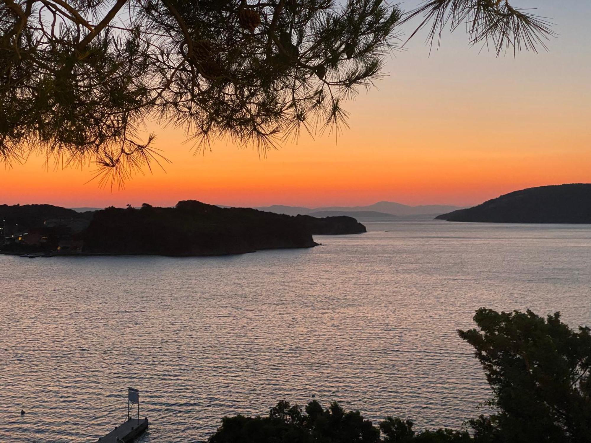 Apartements And Rooms Next To The Sea - Belveder Rab Supetarska Draga Esterno foto