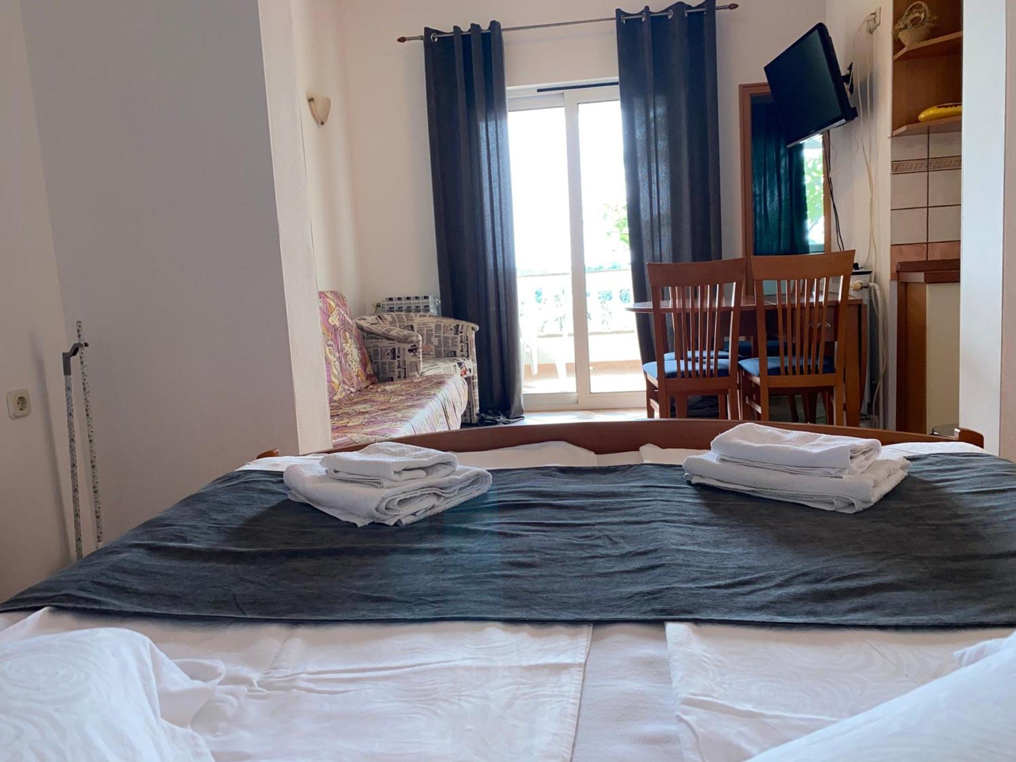 Apartements And Rooms Next To The Sea - Belveder Rab Supetarska Draga Esterno foto